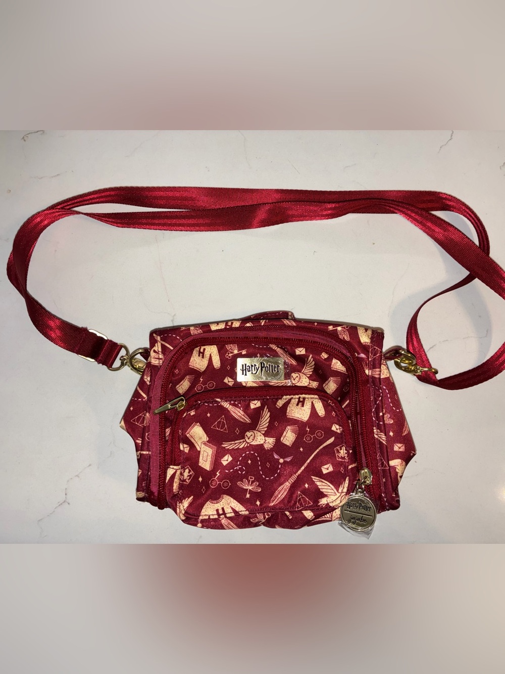 Harry Potter Jujubee Warner Bros. Burgundy convertible shoulder/backback Bag